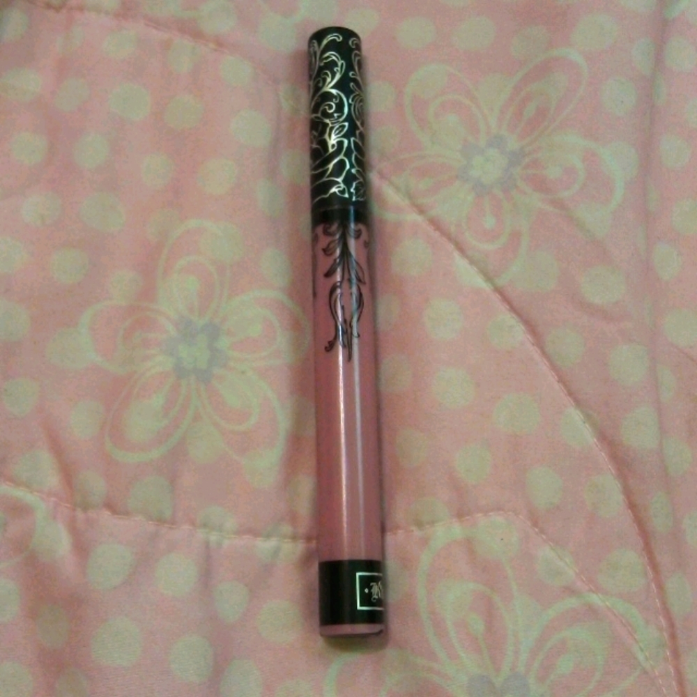 Liquid lipstick